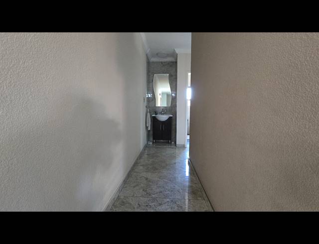 6 BEDROOM FREEHOLD FOR SALE IN WINCHESTER HILLS